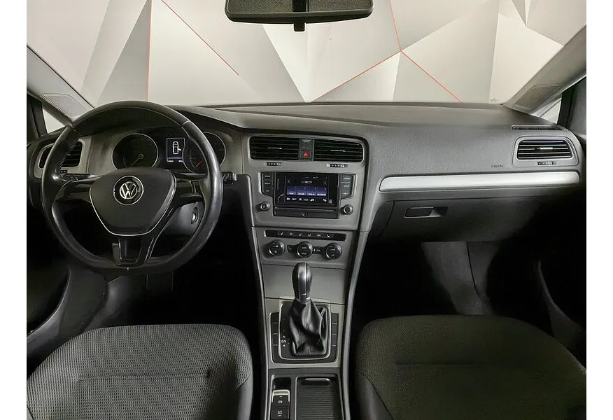 Volkswagen Golf 1.6 AT (110 л.с.) Comfortline Черный в АВИЛОН. Слайд №15