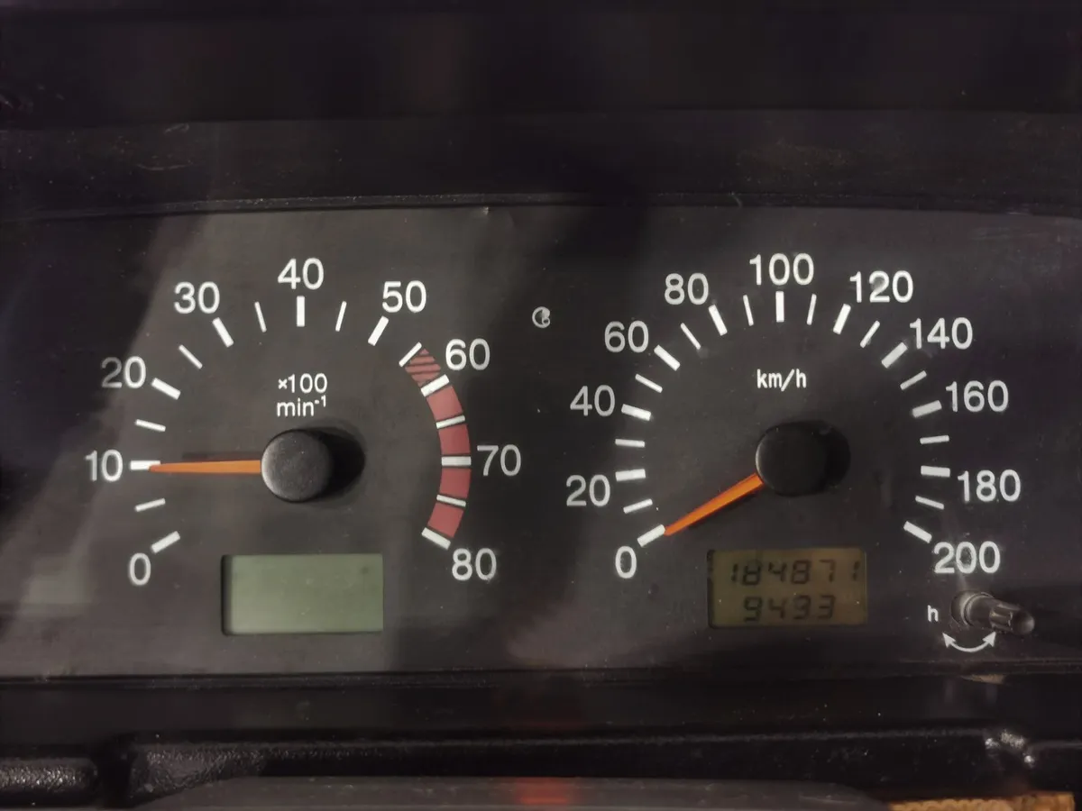 ВАЗ (Lada) 2110 21101 MT (80 л.с.) Красный в АВИЛОН. Слайд №11