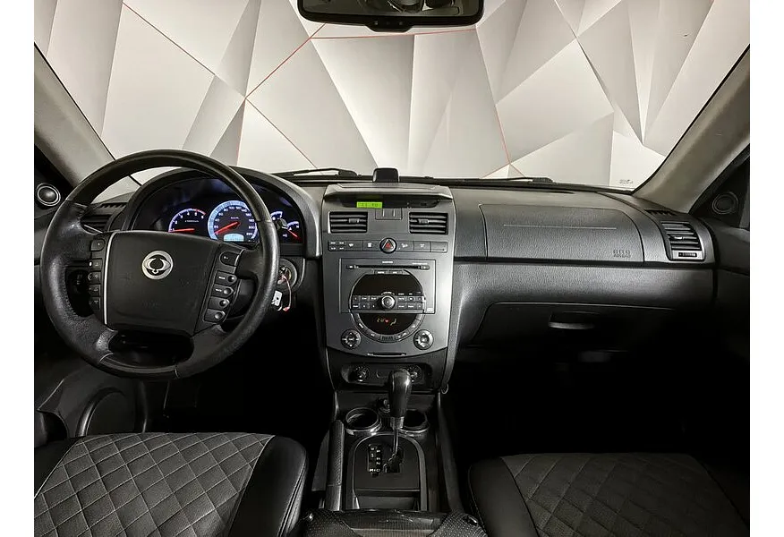 SsangYong Rexton 2.7 Xdi AT AWD (165 л.с.) Серебристый в АВИЛОН. Слайд №12
