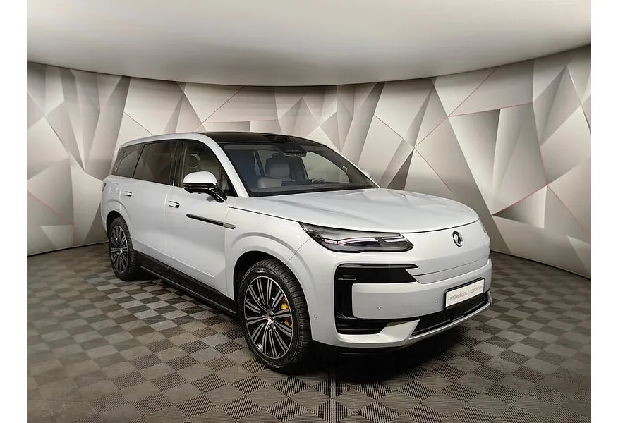 Denza N9 2.0h 8AT 2WD (925 л.с.) Premium Белый в АВИЛОН. Слайд №3