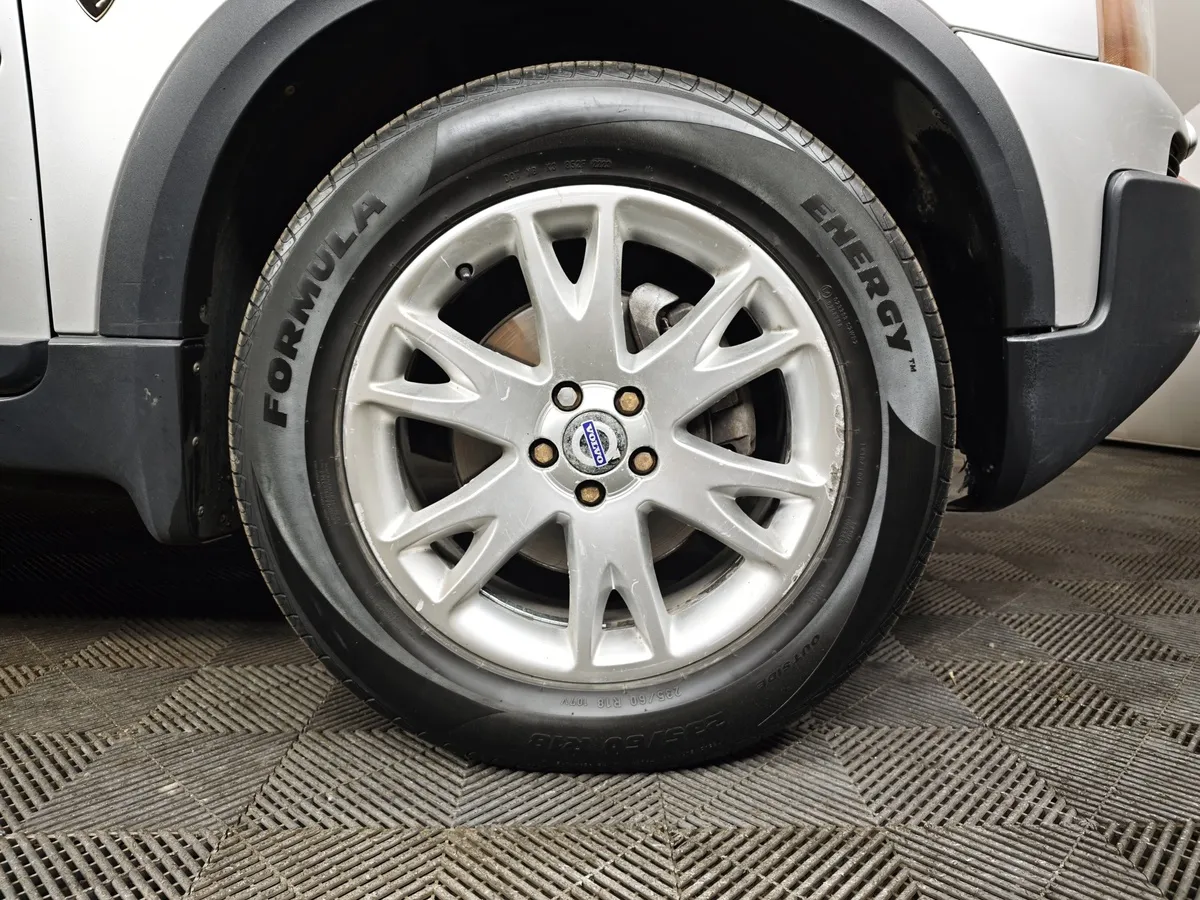 Volvo XC90 2.9 T6 Turbo Geartronic AWD (7 мест) (272 л.с.) Серебристый в АВИЛОН. Слайд №9