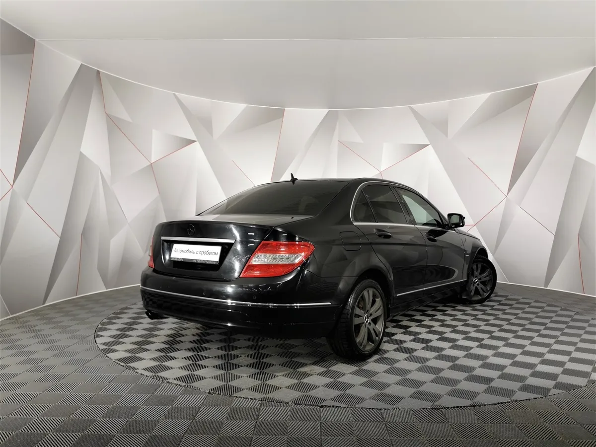 Mercedes-Benz C-Класс C 180 7G-Tronic Plus (156 л.с.) Черный в АВИЛОН. Слайд №2