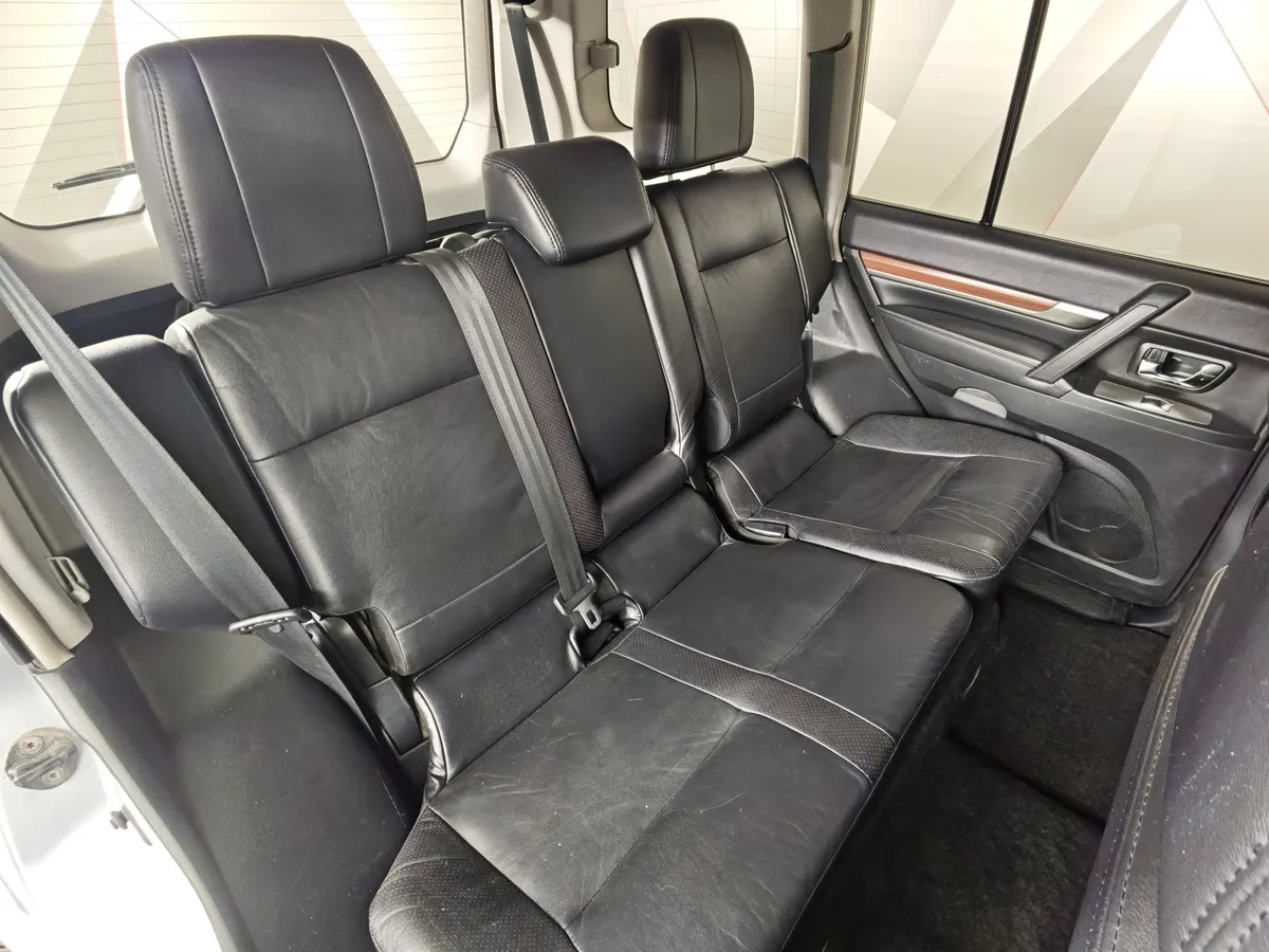 Mitsubishi Pajero 3.0 AT AWD (178 л.с.) Серебристый в АВИЛОН. Слайд №17