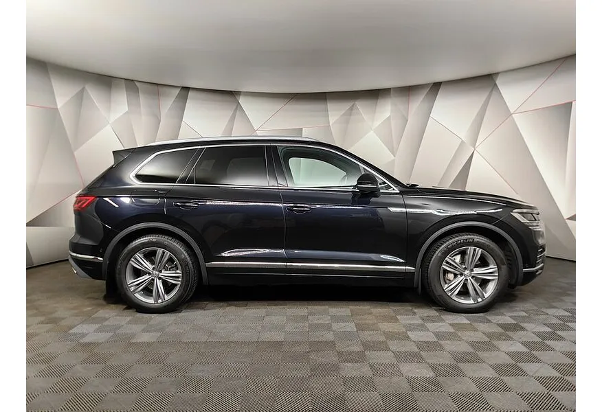 АВИЛОН - Volkswagen Touareg 2.0 TSI Tiptronic 4Motion (249 л.с.) Exclusive Черный - slide 3