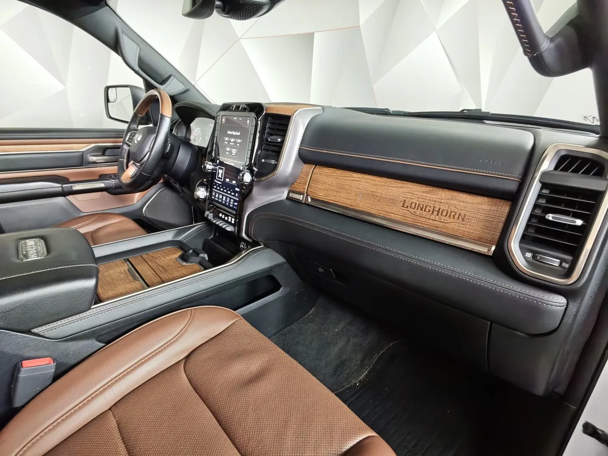 Dodge Ram 5.7 AT 4WD (396 л.с.) Белый в АВИЛОН. Слайд №13