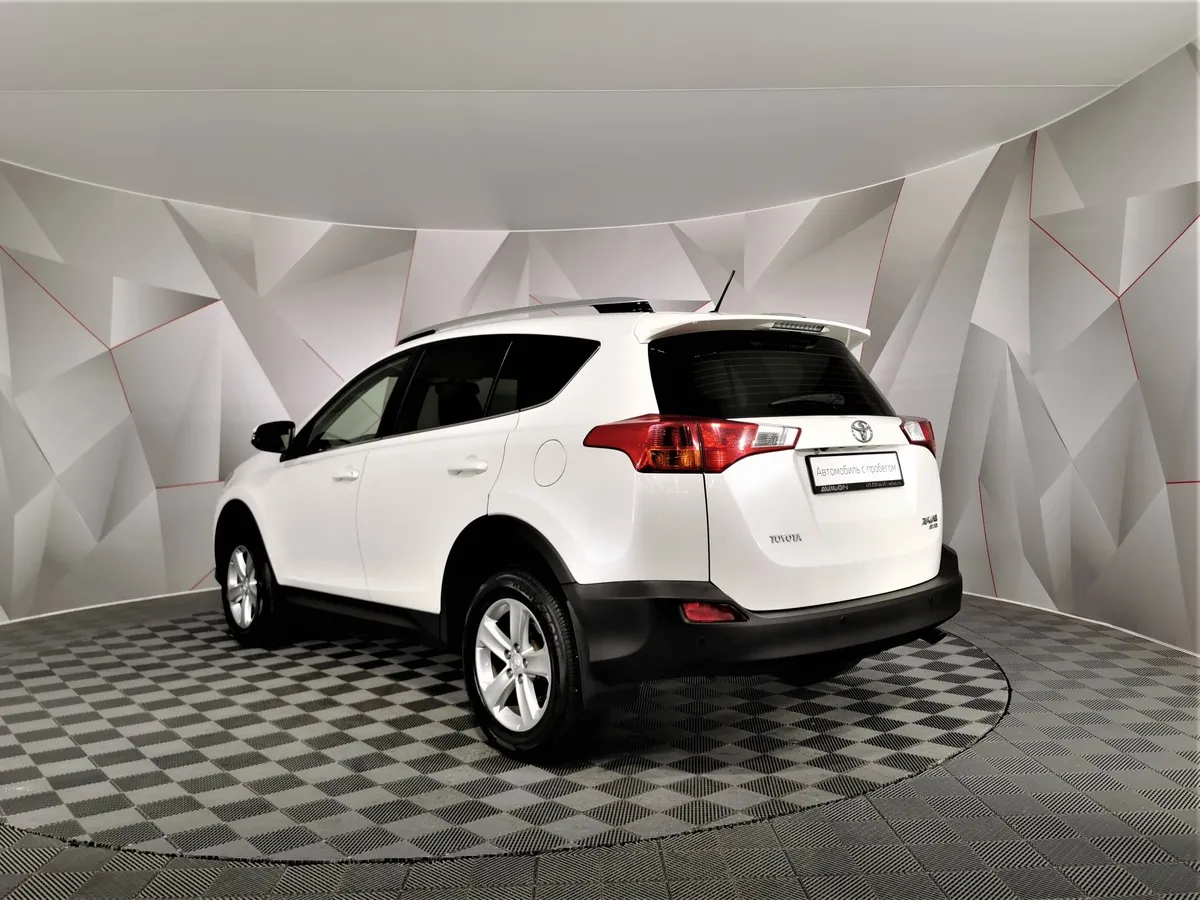 Toyota RAV4 2.0 CVT (148 л.с.) Стандарт Белый в АВИЛОН. Слайд №4