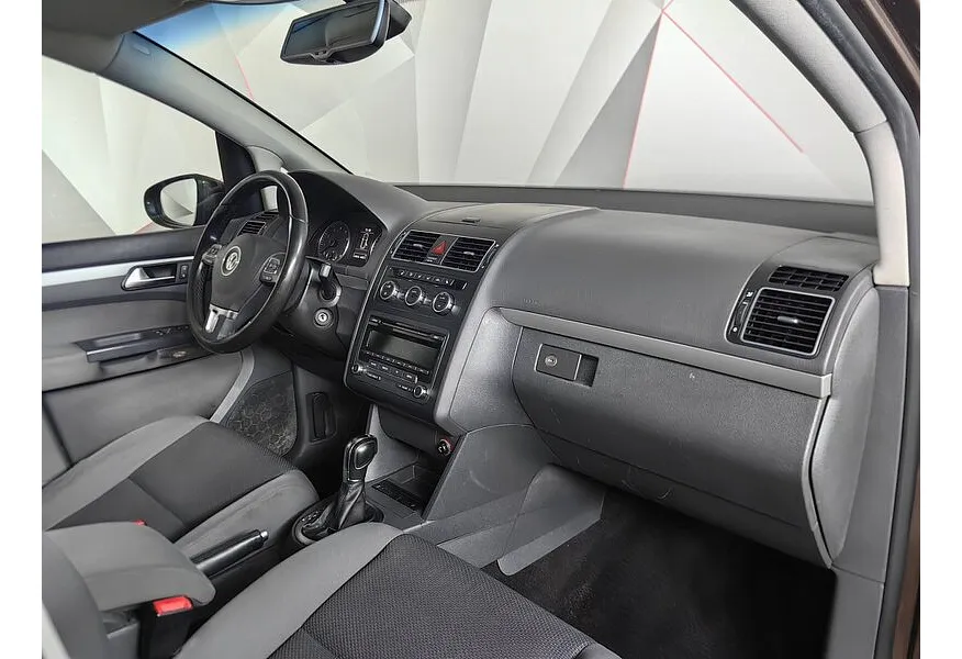 Volkswagen Touran 1.4 TSI DSG (140 л.с.) Conceptline Коричневый в АВИЛОН. Слайд №13