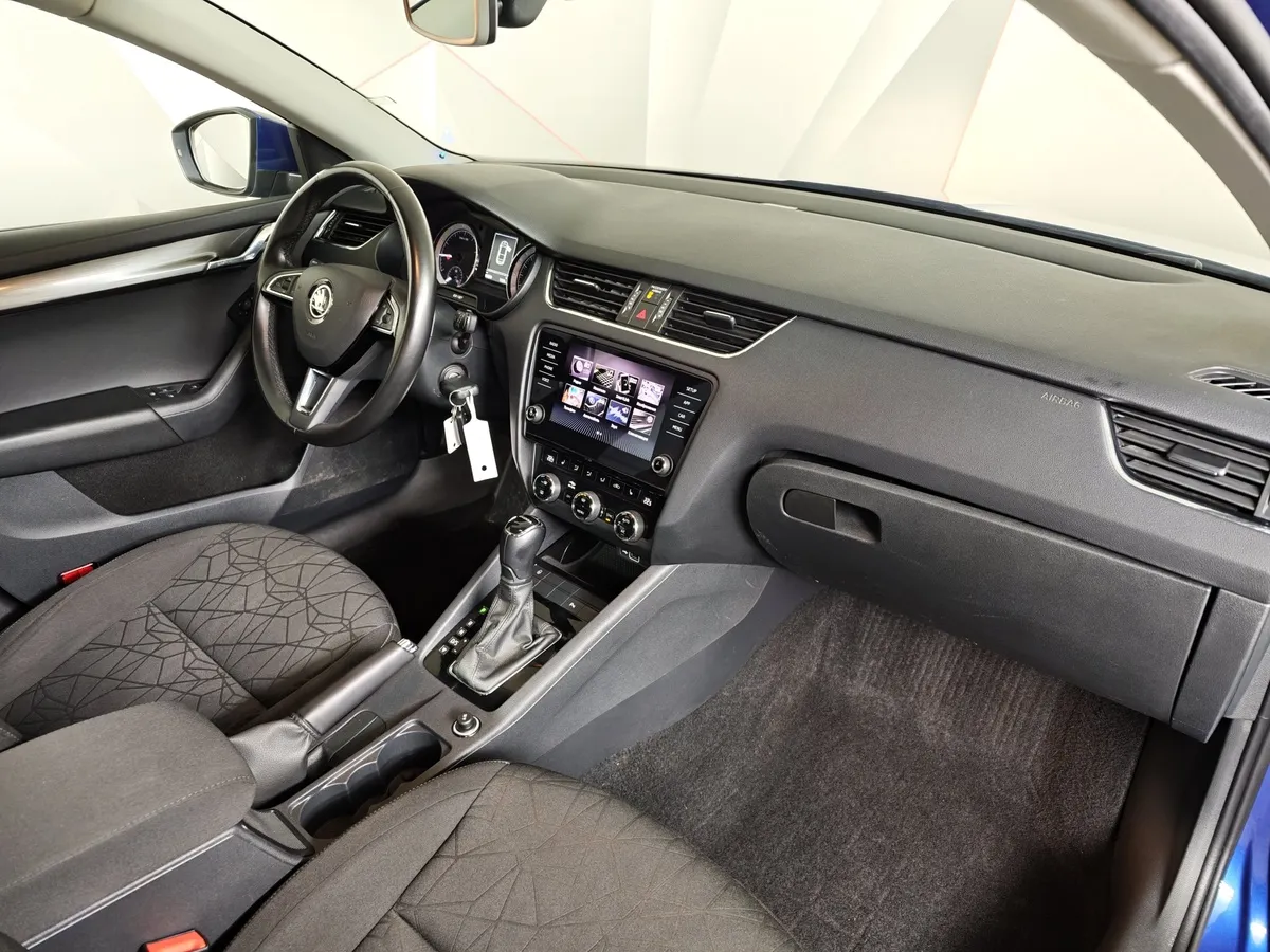 Skoda Octavia 1.6 MPI AT (110 л.с.) Синий в АВИЛОН. Слайд №12