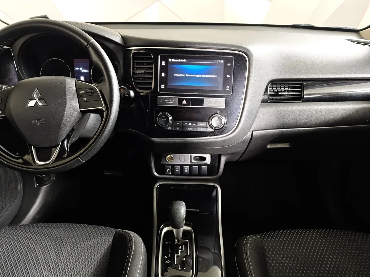 Mitsubishi Outlander 2.0 CVT 4WD (146 л.с.) Instyle E29 Белый в АВИЛОН. Слайд №15