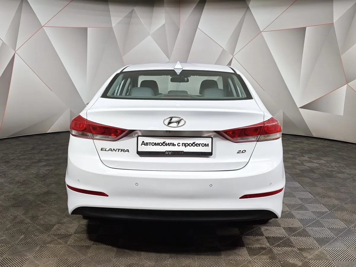 Hyundai Elantra 2.0 - 6AT (150 л.с.) Elegance + Style Белый в АВИЛОН. Слайд №8