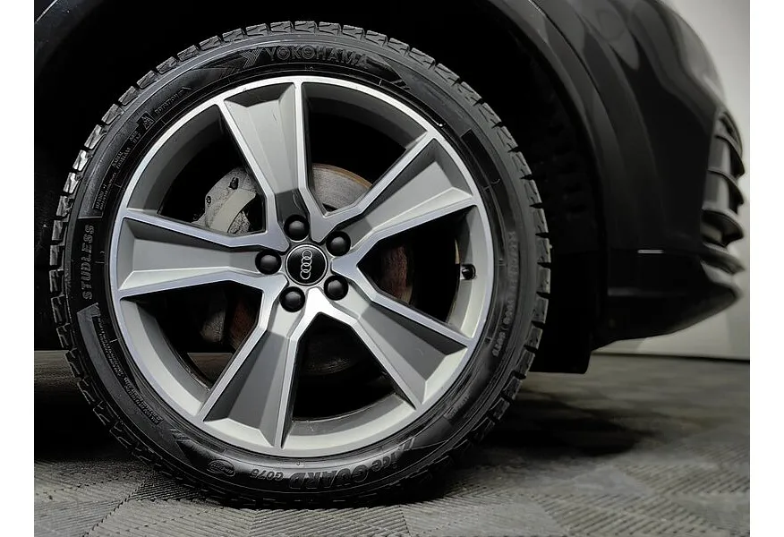 Audi Q5 2.0 TFSI S tronic quattro (249 л.с.) Sport Черный в АВИЛОН. Слайд №9