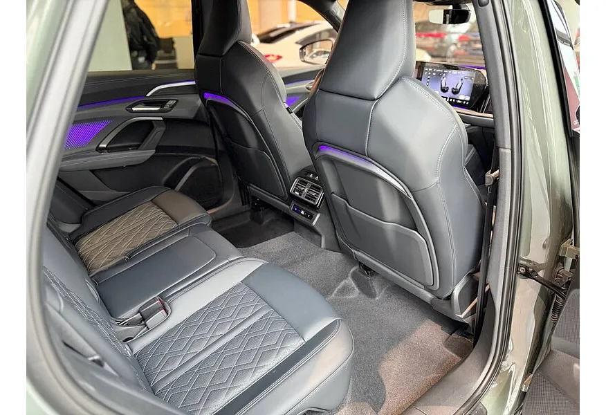 Audi Q5 L 2.0 40 TFSI S tronic quattro (272 л.с.) Зеленый в АВИЛОН. Слайд №10 Audi Q5 L 2.0 40 TFSI S tronic quattro (272 л.с.) Зеленый в АВИЛОН. Слайд №10