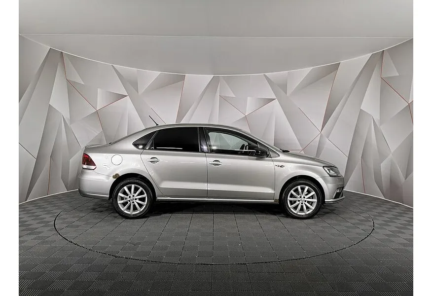 Volkswagen Polo 1.4 TSI MT (125 л.с.) GT Серебристый в АВИЛОН. Слайд №6