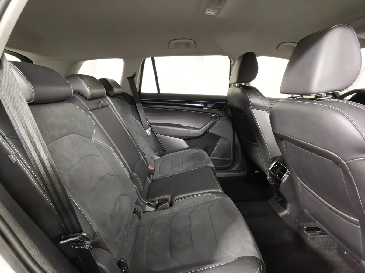 Skoda Kodiaq 2.0 TSI DSG 4X4 (180 л.с.) Белый в АВИЛОН. Слайд №16