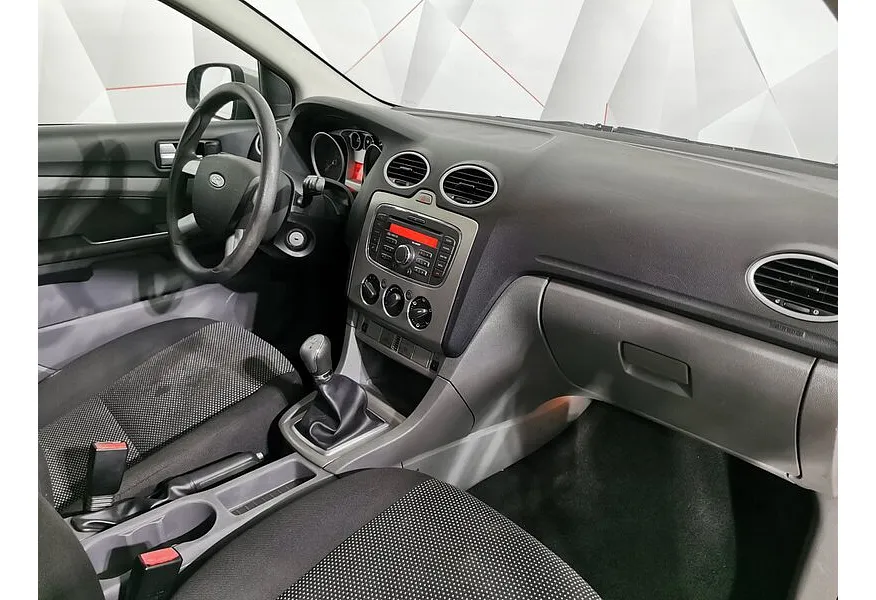 Ford Focus 1.8 MT (125 л.с.) Comfort Серебристый в АВИЛОН. Слайд №13