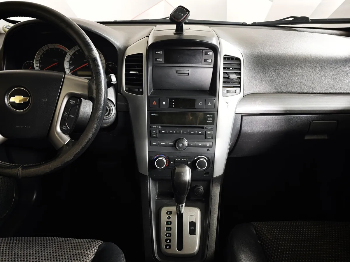 Chevrolet Captiva 2.4 AT 5 мест (136 л.с.) Черный в АВИЛОН. Слайд №12