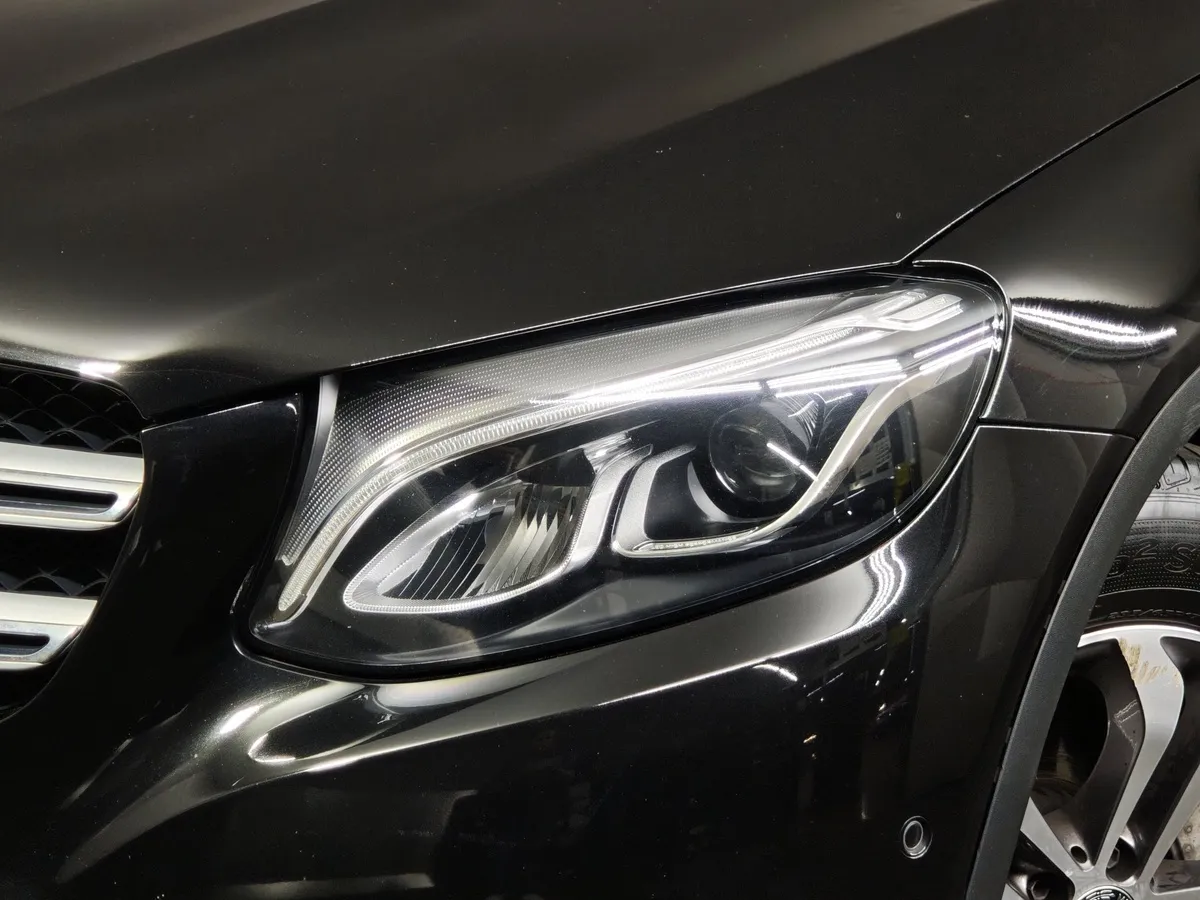Mercedes-Benz GLC 250 9G-TRONIC 4MATIC (211 л.с.) Premium Черный в АВИЛОН. Слайд №10