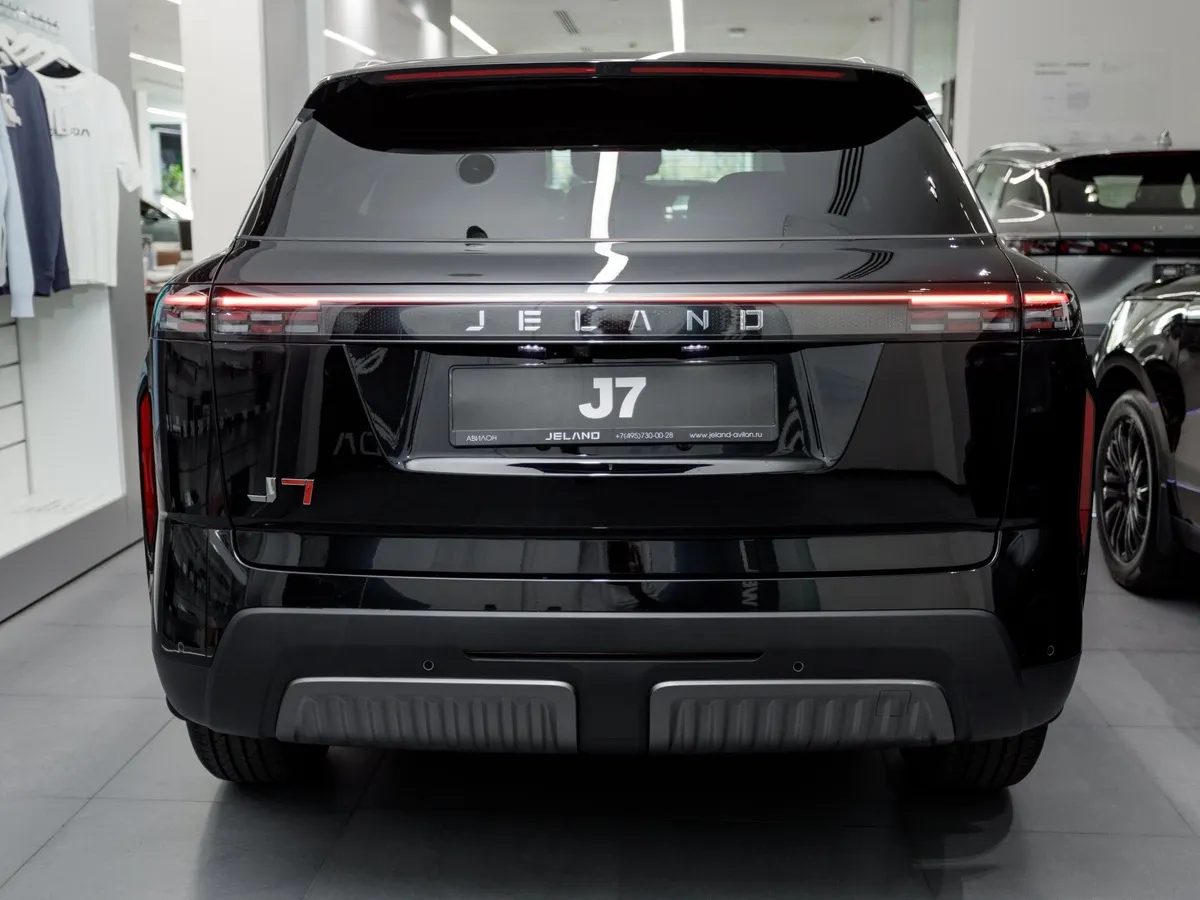 JAECOO J7 1.6T DCT 4WD (186 л.с.) Престиж Черный в АВИЛОН. Слайд №4