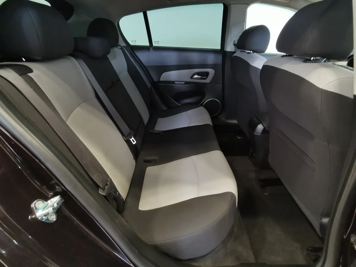 Chevrolet Cruze 1.8 MT (141 л.с.) Коричневый в АВИЛОН. Слайд №15