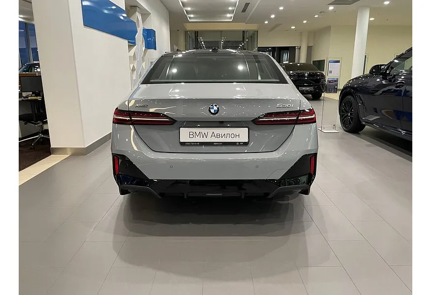 BMW 5 серия 530i xDrive AT (252 л.с.) Серый в АВИЛОН. Слайд №2