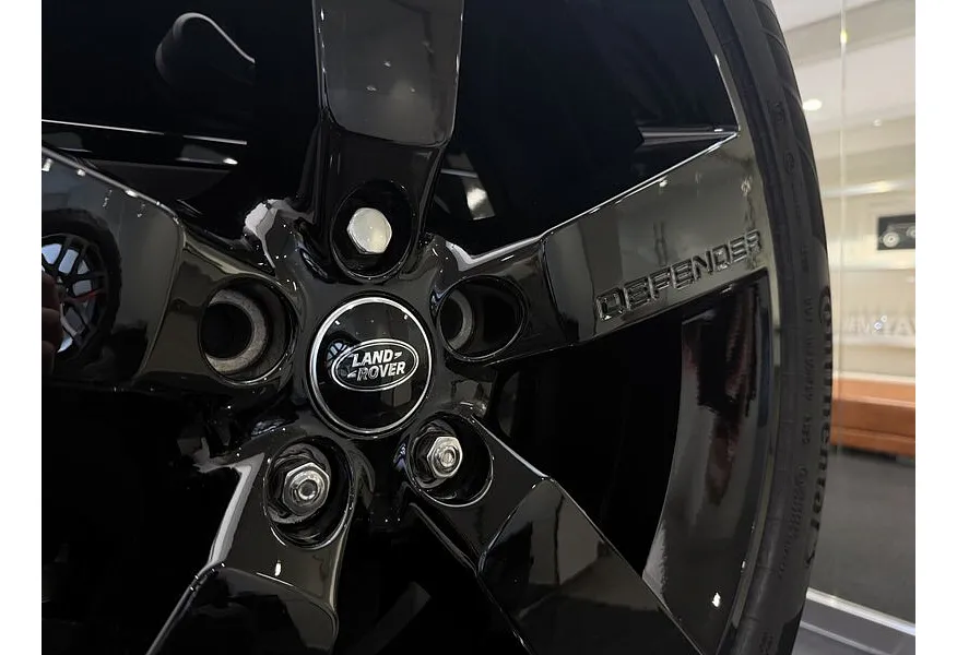 Land Rover Defender 3.0D AT (300 л.с.) HSE Черный в АВИЛОН. Слайд №14
