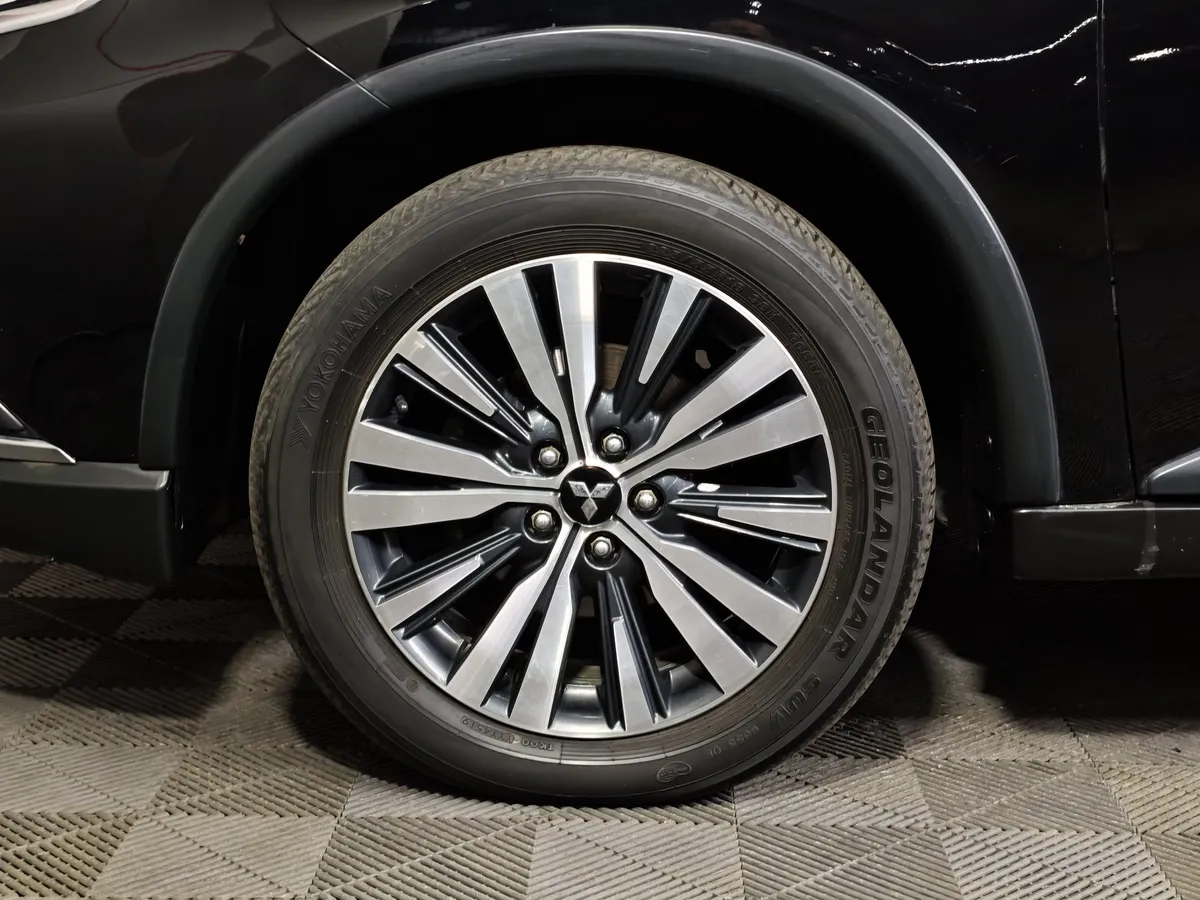 Mitsubishi Outlander 2.0 CVT (146 л.с.) Invite Черный в АВИЛОН. Слайд №9