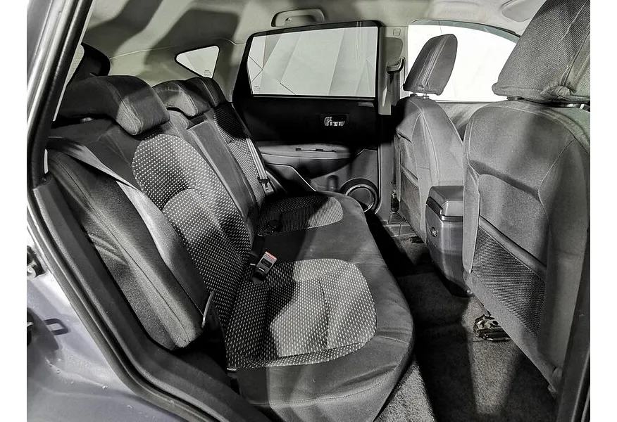 Nissan Qashqai 1.6 MT FWD (115 л.с.) Серый в АВИЛОН. Слайд №17