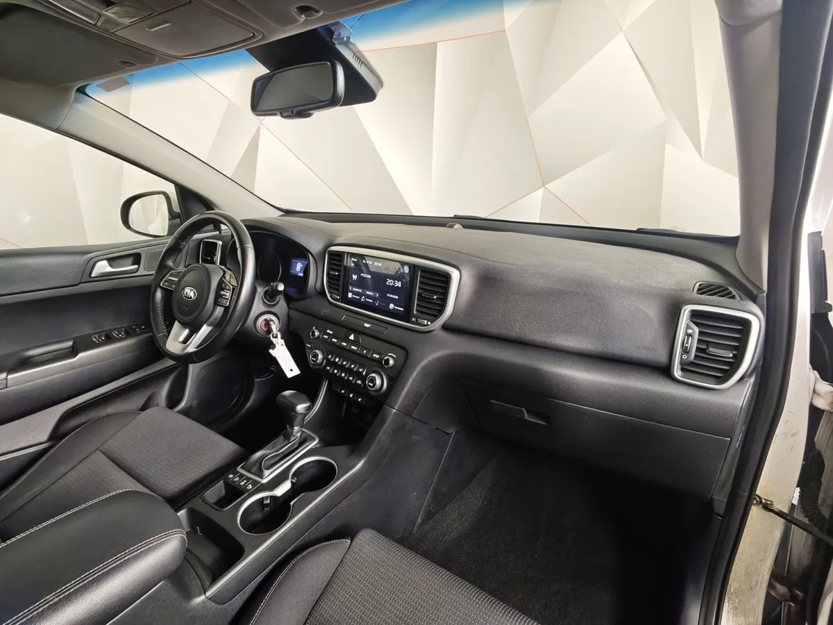 Kia Sportage 2.0 MPI AT 4WD (150 л.с.) Luxe Белый в АВИЛОН. Слайд №13