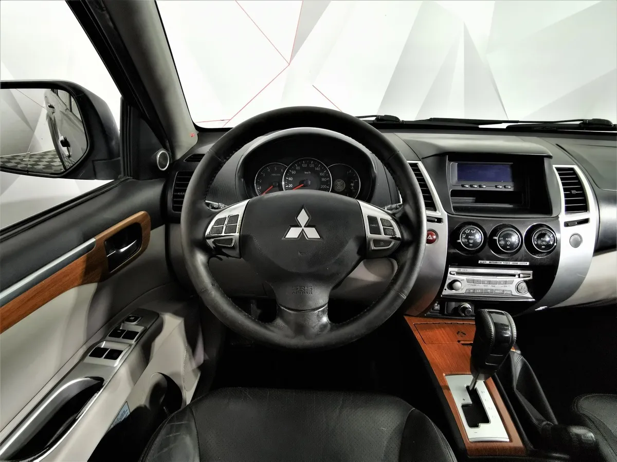 Mitsubishi Pajero Sport 3.2 DI-D MT AWD (160 л.с.) Серый в АВИЛОН. Слайд №18