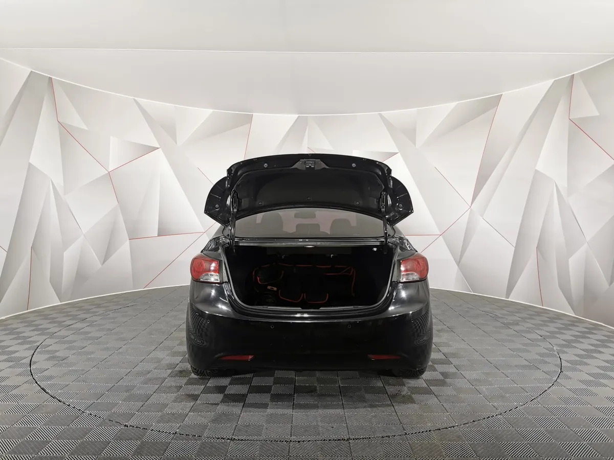 Hyundai Elantra 1.8 AT (150 л.с.) Sport Черный в АВИЛОН. Слайд №11