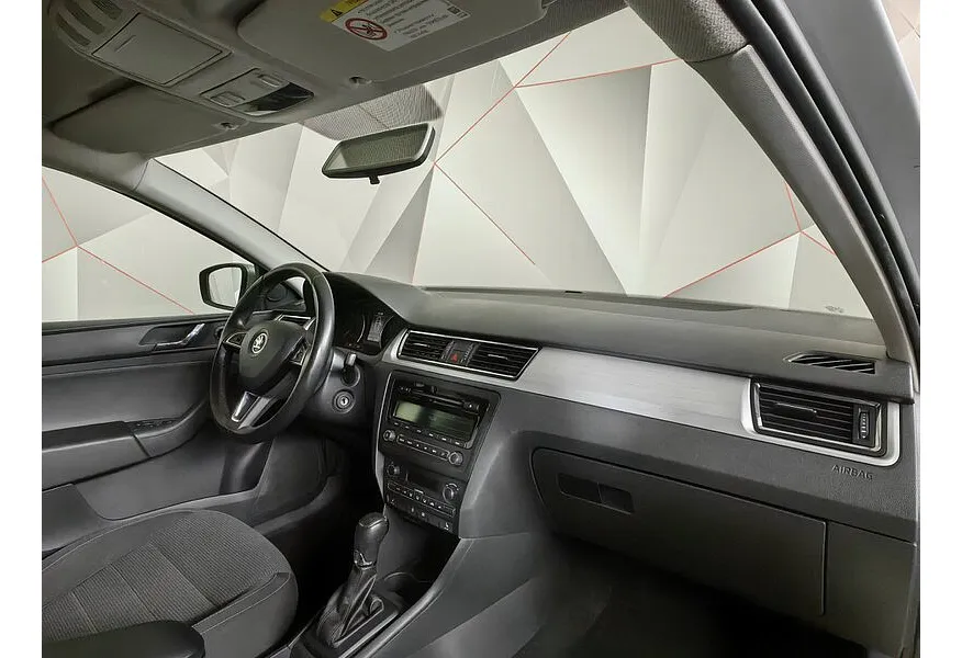 Skoda Rapid 1.6 MT (105 л.с.) Серебристый в АВИЛОН. Слайд №9