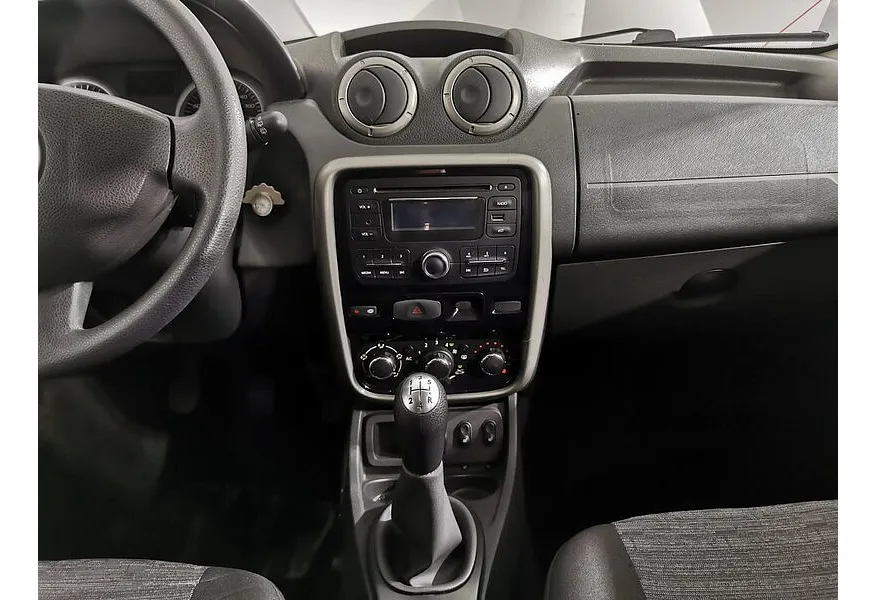 Renault Duster 1.6 MT 4x4 (105 л.с.) Бежевый в АВИЛОН. Слайд №15