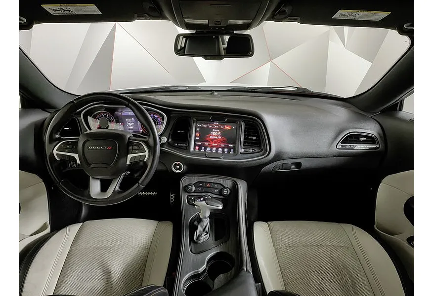 Dodge Challenger 3.6 V6 AT (309 л.с.) Белый в АВИЛОН. Слайд №14