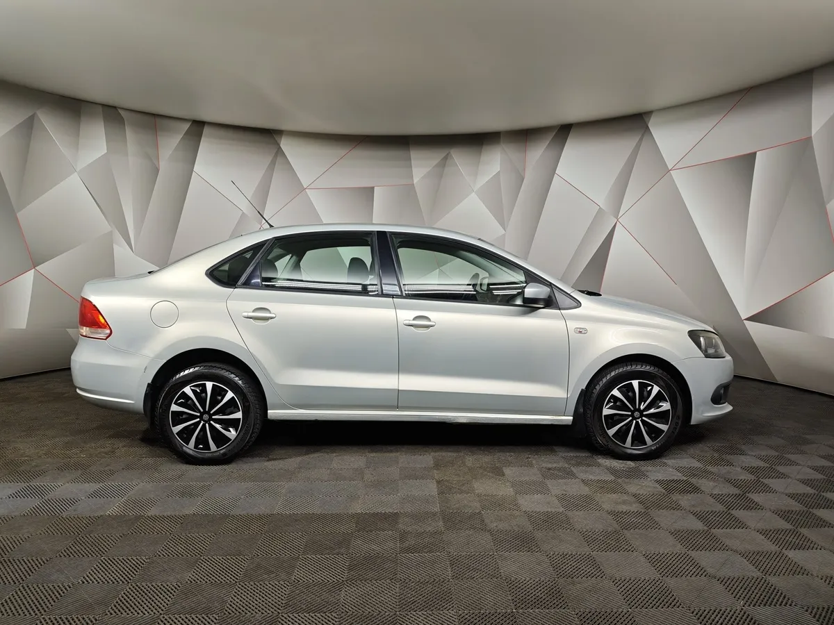 Volkswagen Polo 1.6 MT (105 л.с.) Comfortline Серебристый в АВИЛОН. Слайд №6
