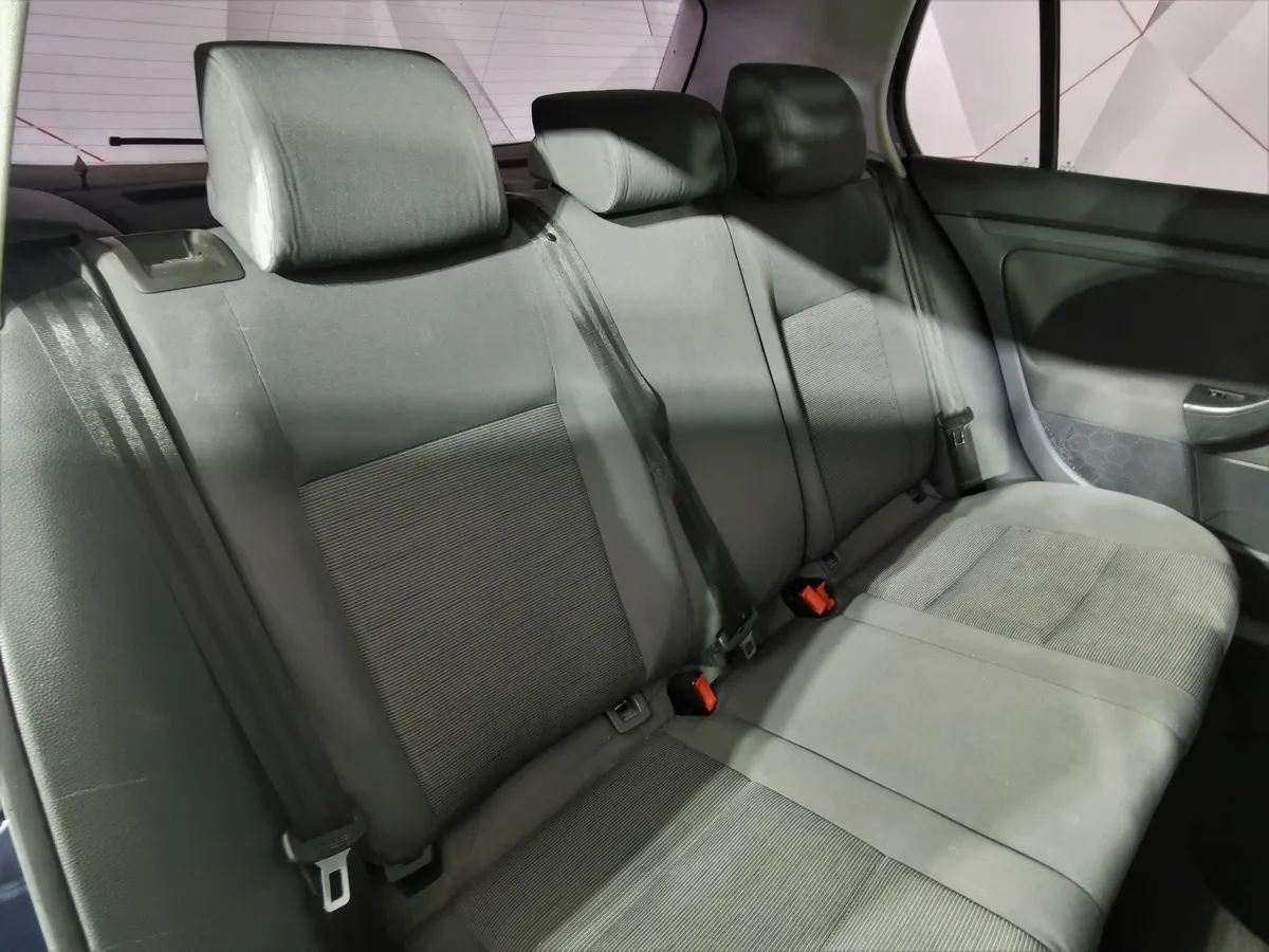 Volkswagen Golf 1.6 Tiptronic (102 л.с.) Серый в АВИЛОН. Слайд №15