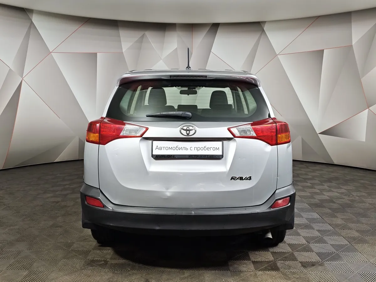 Toyota RAV4 2.0 CVT FWD (146 л.с.) Серебристый в АВИЛОН. Слайд №8