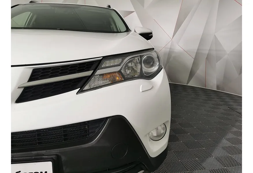 Toyota RAV4 2.0 MT AWD (146 л.с.) Белый в АВИЛОН. Слайд №10