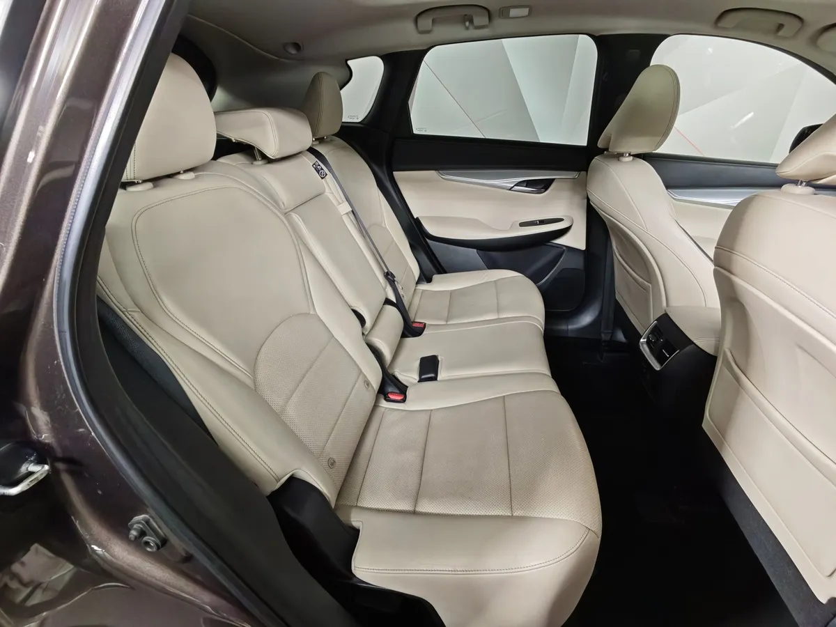 Infiniti QX50 2.0 VC-T CVT AWD (249 л.с.) Коричневый в АВИЛОН. Слайд №16
