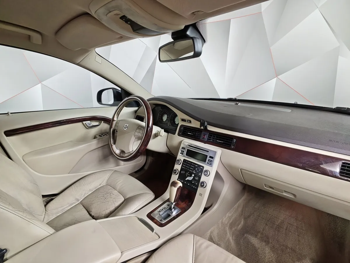 Volvo V70 2.5 T Geartronic (200 л.с.) Черный в АВИЛОН. Слайд №13