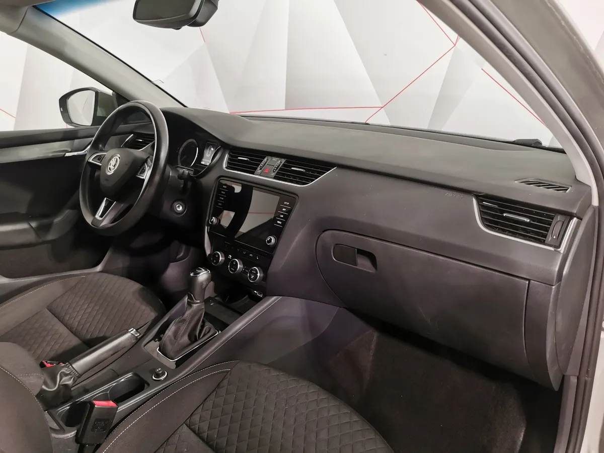 Skoda Octavia 1.6 MPI AT (110 л.с.) Бежевый в АВИЛОН. Слайд №12