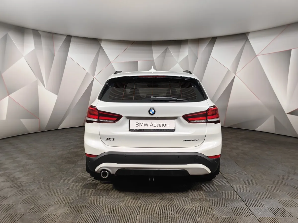 BMW X1 18d xDrive (150 л.с.) Sport Line Белый в АВИЛОН. Слайд №4