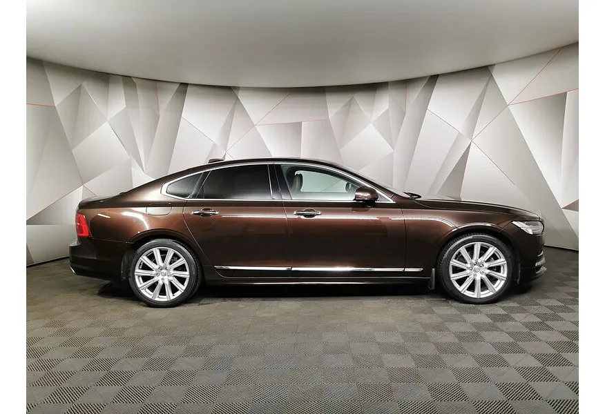 Volvo S90 2.0 T4 Drive-E AT (190 л.с.) Inscription Коричневый в АВИЛОН. Слайд №6