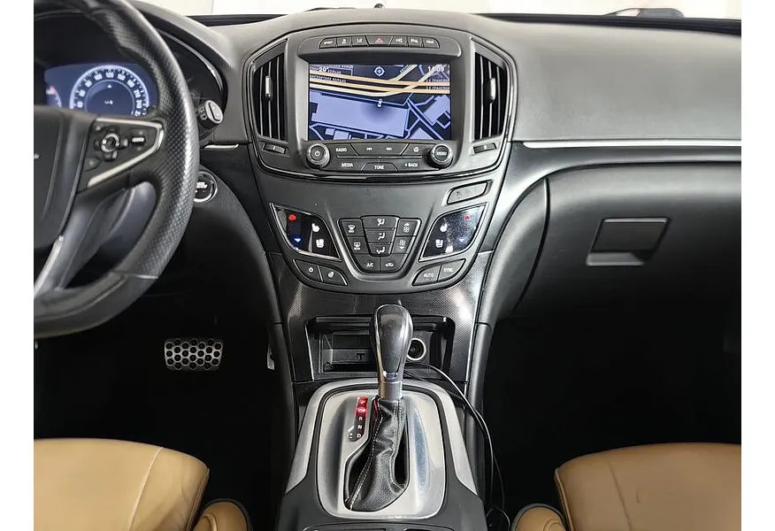 Opel Insignia 2.0 SIDI Turbo AT 4x4 (249 л.с.) Белый в АВИЛОН. Слайд №14