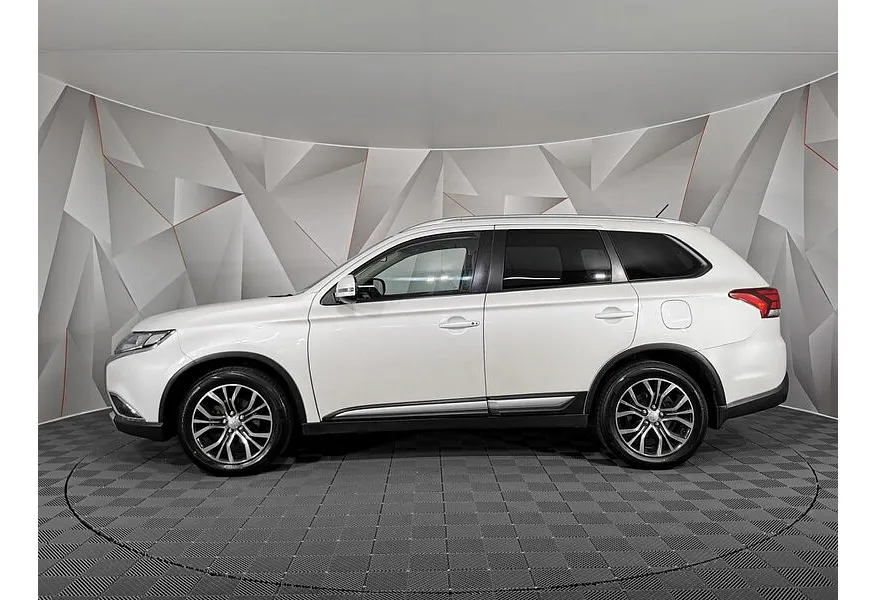 LIVE. Слайд №3