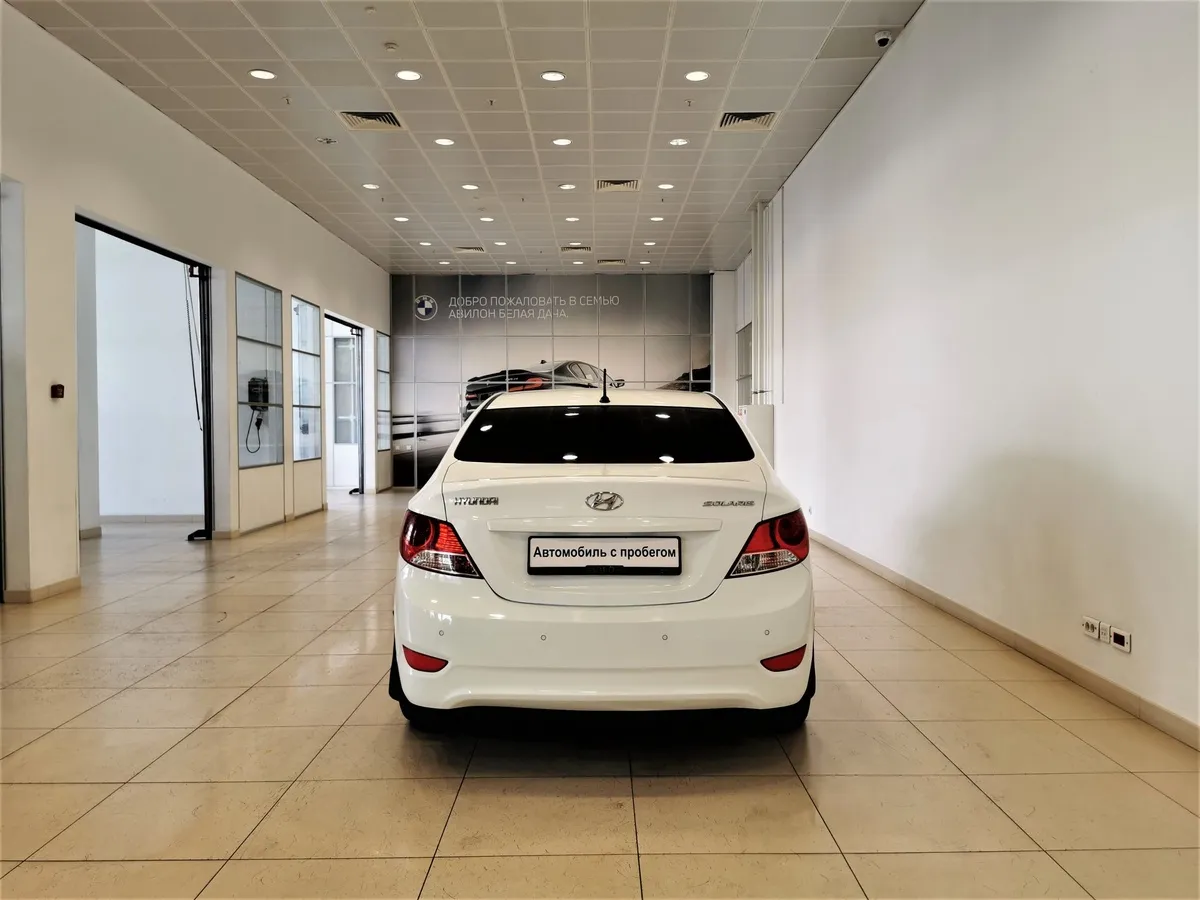 Hyundai Solaris 1.6 MT (123 л.с.) Comfort Белый в АВИЛОН. Слайд №8