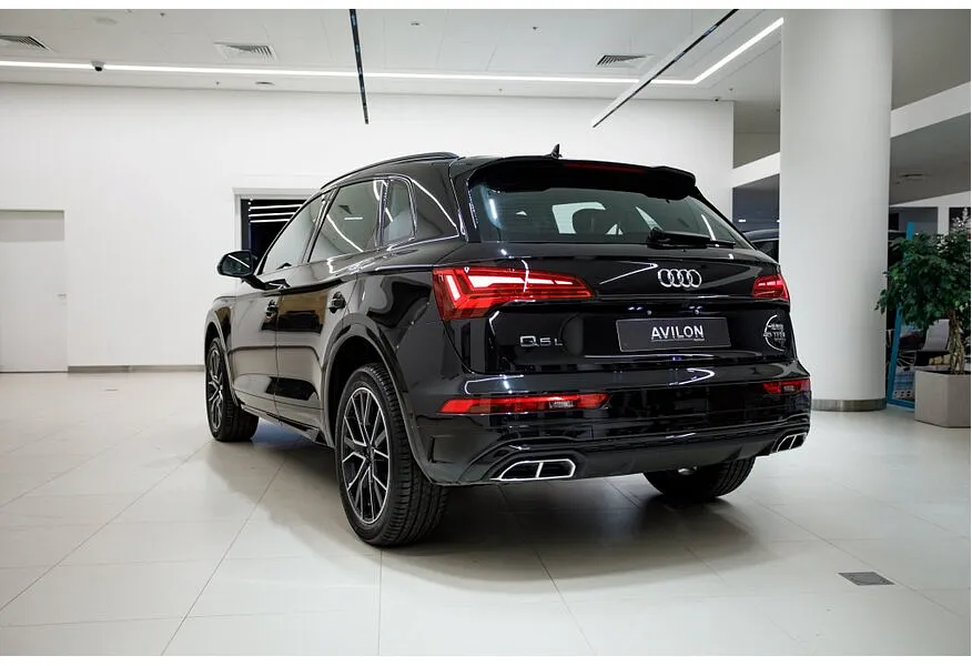 АВИЛОН - Audi Q5 L 2.0 TFSI S tronic quattro (245 л.с.) Luxury Dynamic Серый - slide 3
