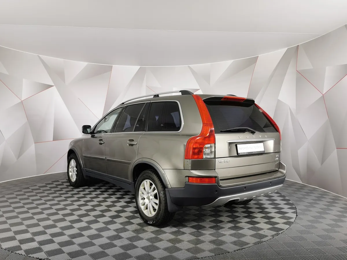 Volvo XC90 2.5 T5 Geartronic AWD (5 мест) (210 л.с.) Коричневый в АВИЛОН. Слайд №4
