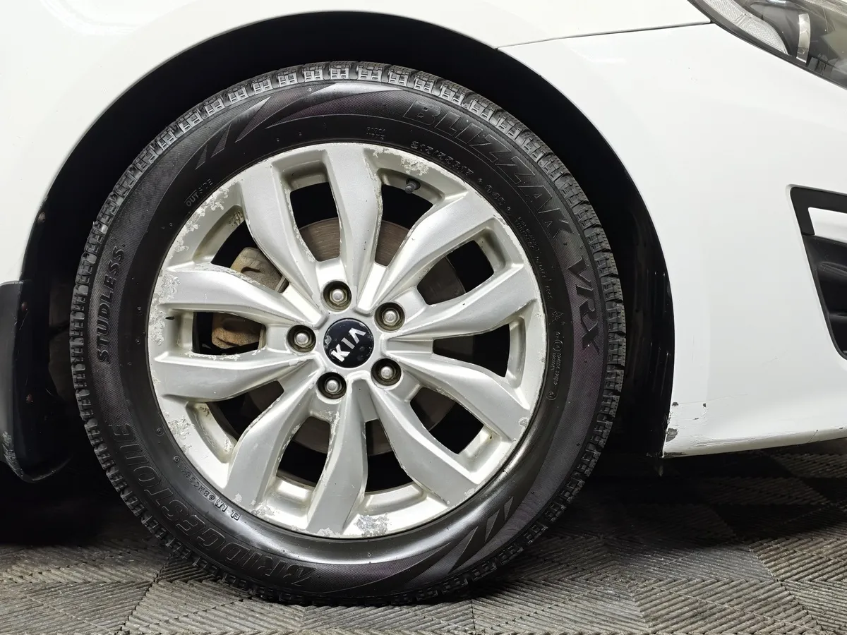 Kia Optima 2.4 AT (180 л.с.) Comfort Белый в АВИЛОН. Слайд №9