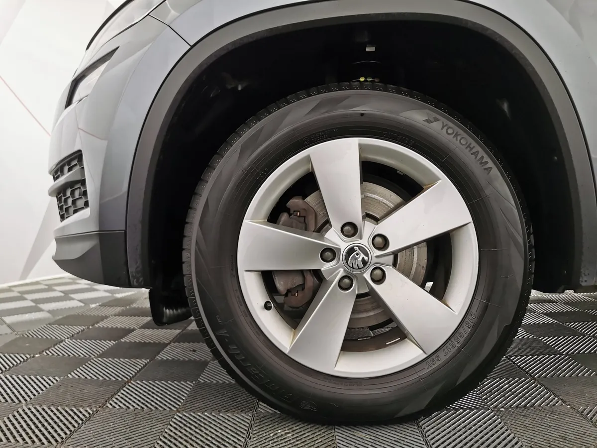 Skoda Kodiaq 1.4 TSI DSG (150 л.с.) Серый в АВИЛОН. Слайд №9