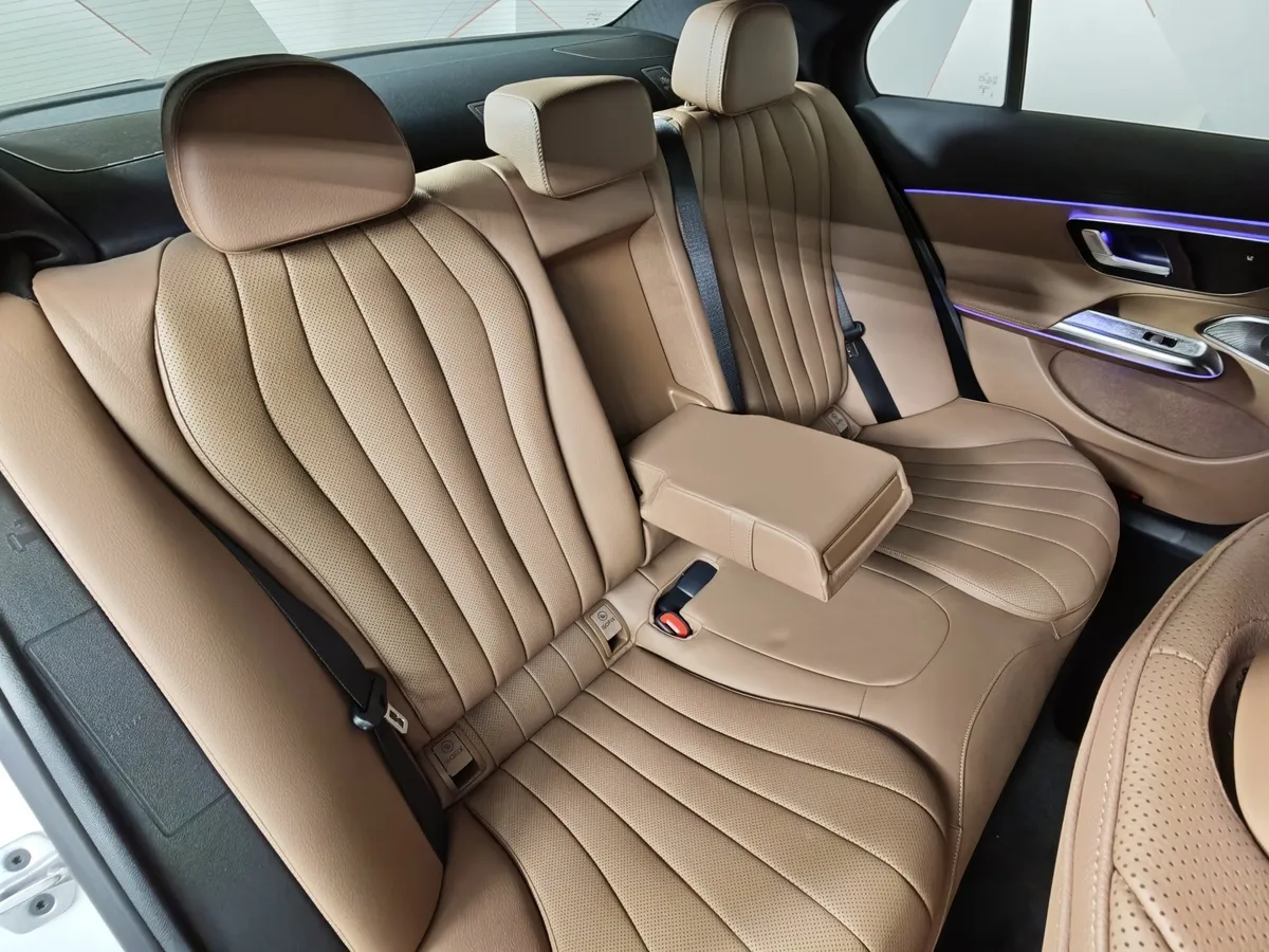 Mercedes-Benz E-Класс E 300 4MATIC (258 л.с.) Белый в АВИЛОН. Слайд №17